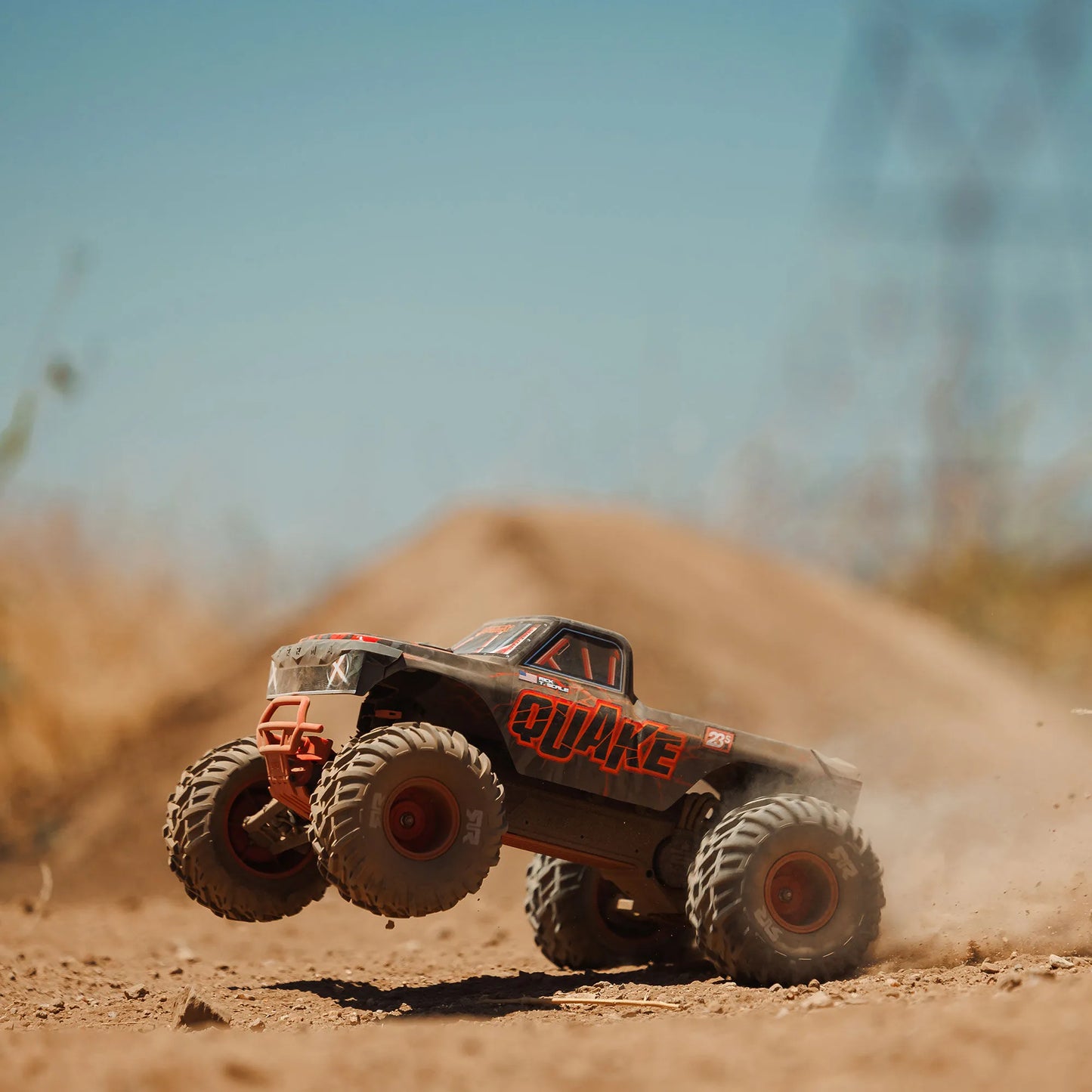 Arrma Quake 223S BLX DSC 1/10 2WD Monster Truck, RTR, Red, ARA3537T1