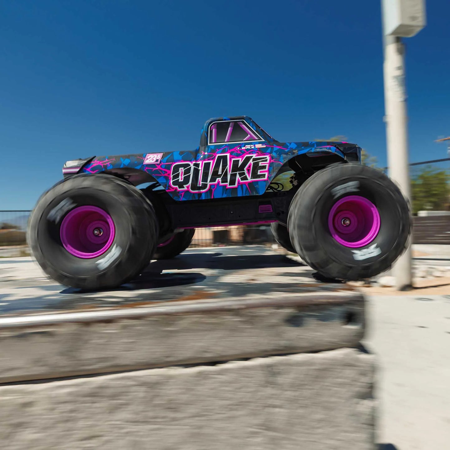 Arrma Quake 223S BLX DSC 1/10 2WD Monster Truck, RTR, Purple, ARA3537T3