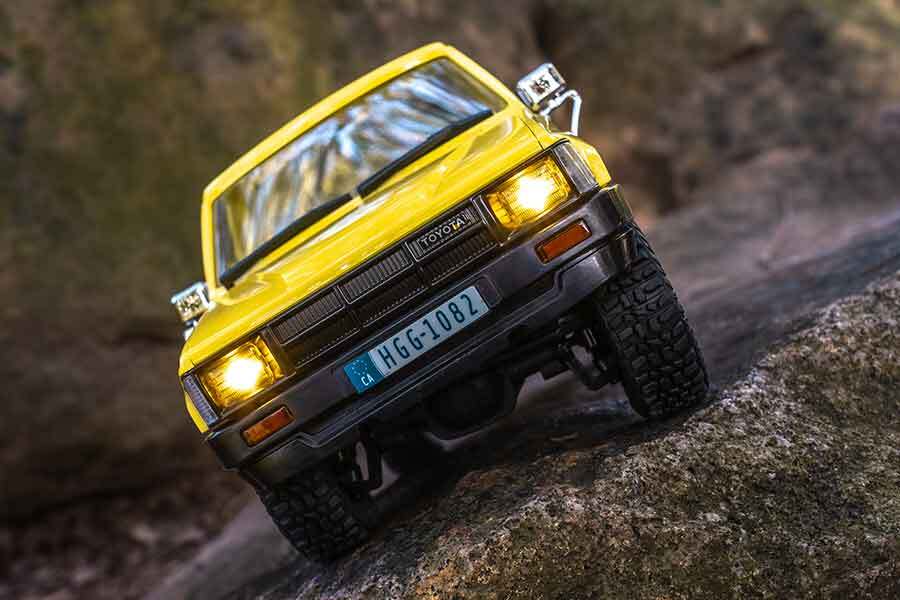 FMS 1:18 TOYOTA HILUX PICKUP TRUCKS