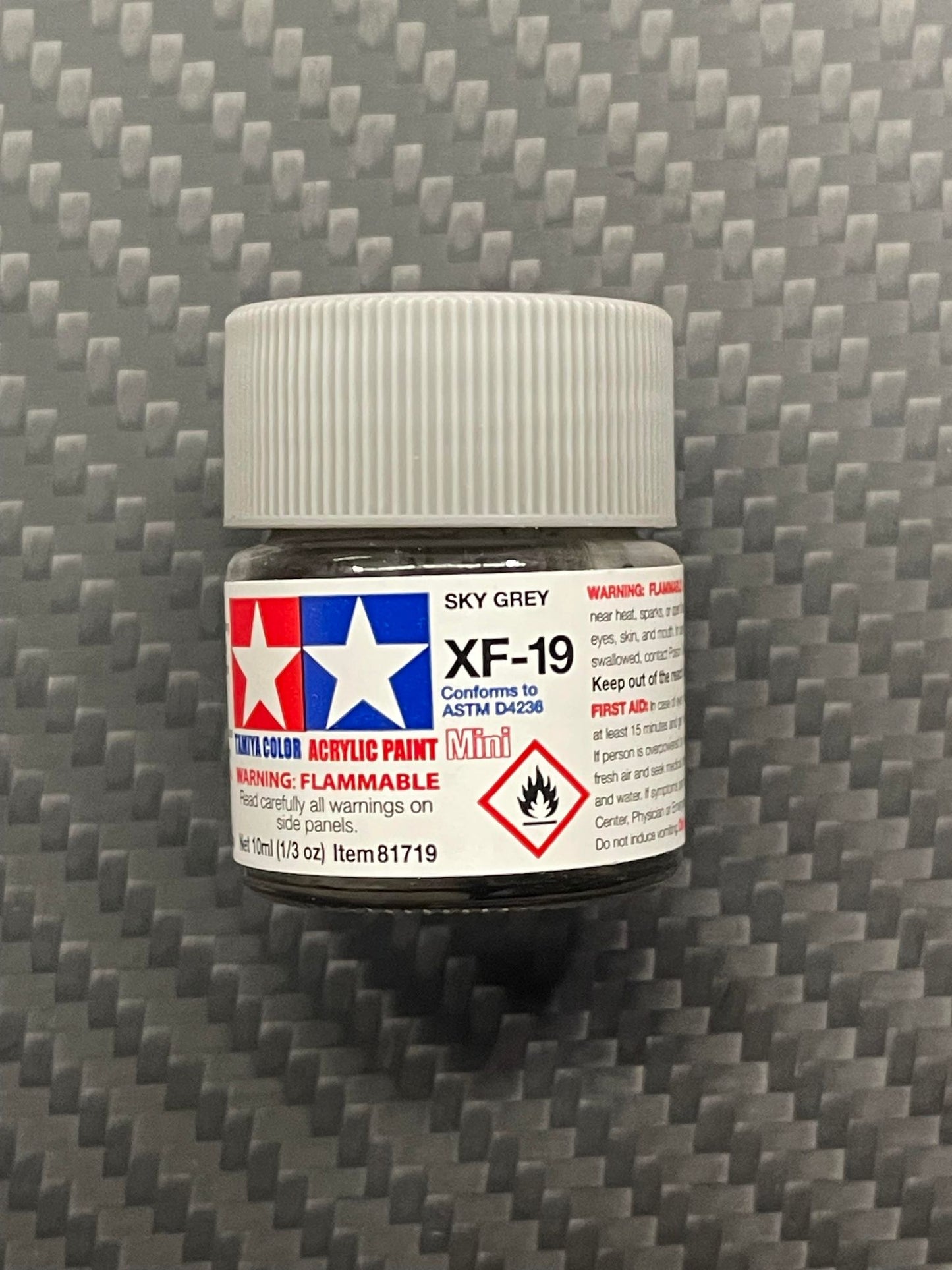 Tamiya 81719 Acrylic Paint Mini XF-19 Sky Grey (10ml)