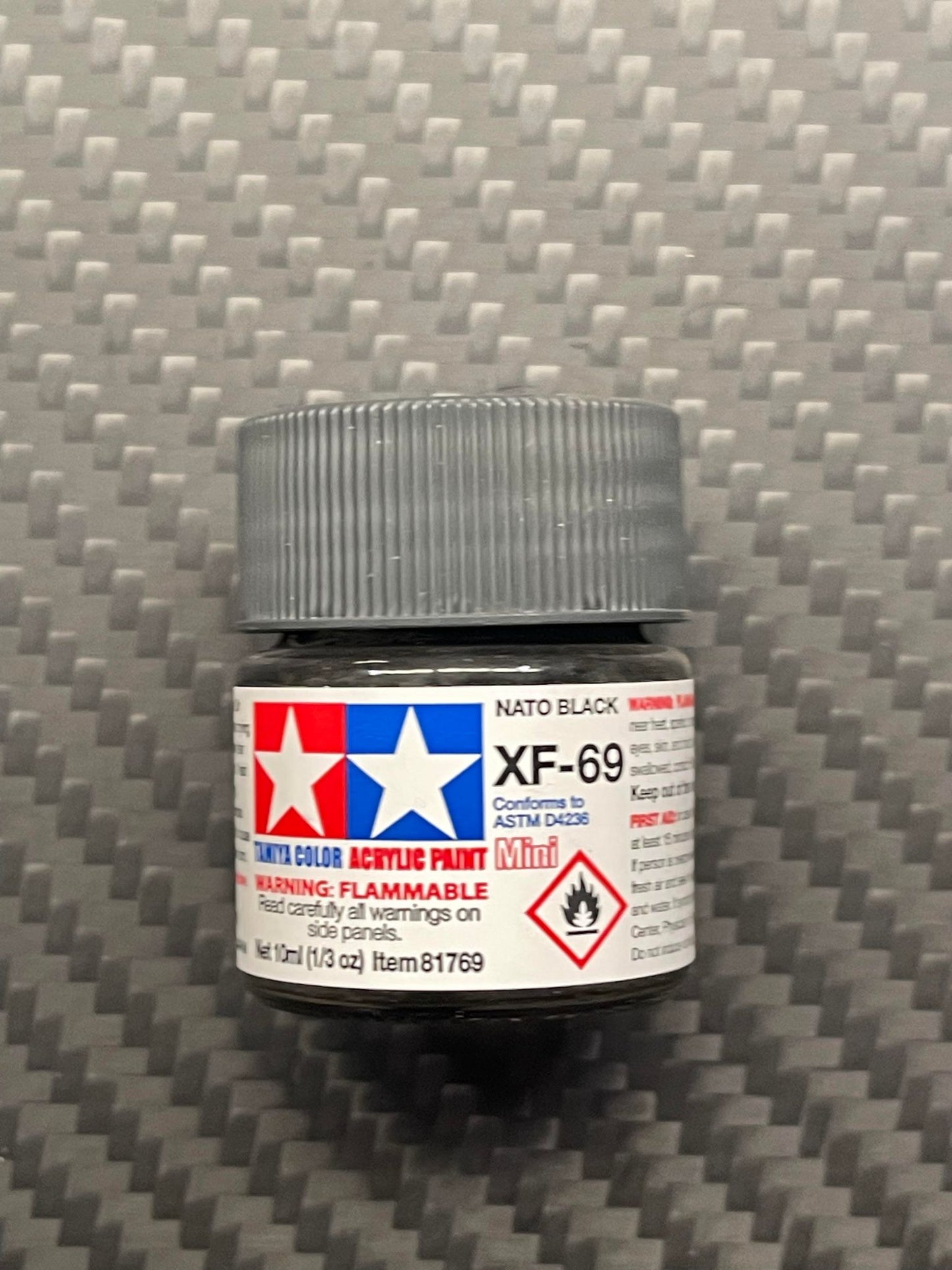 Tamiya 81769 Acrylic Paint Mini XF-69 Nato Black (10ml)