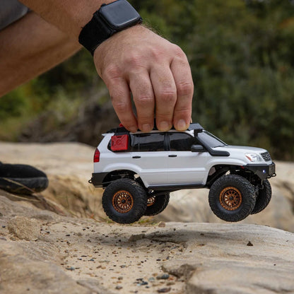 Axial Lexus GX470 SCX24 4WD RTR Crawler, White