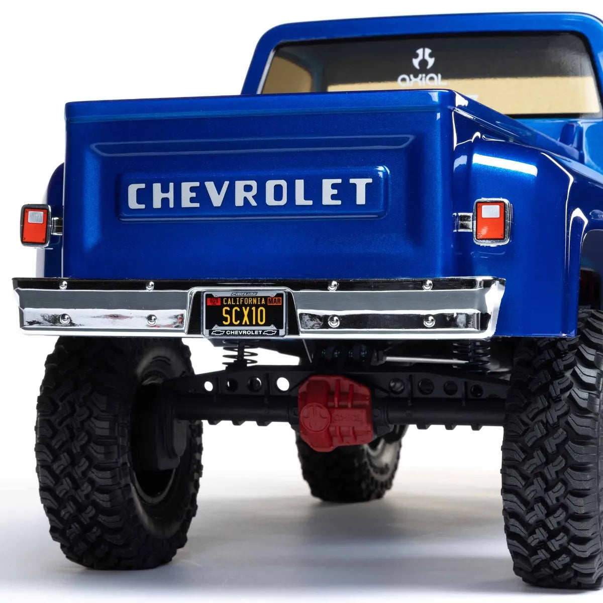 Axial SCX10 III Base Camp '82 Chevy K10 Rock Crawler RTR, Blue, AXI03030T1