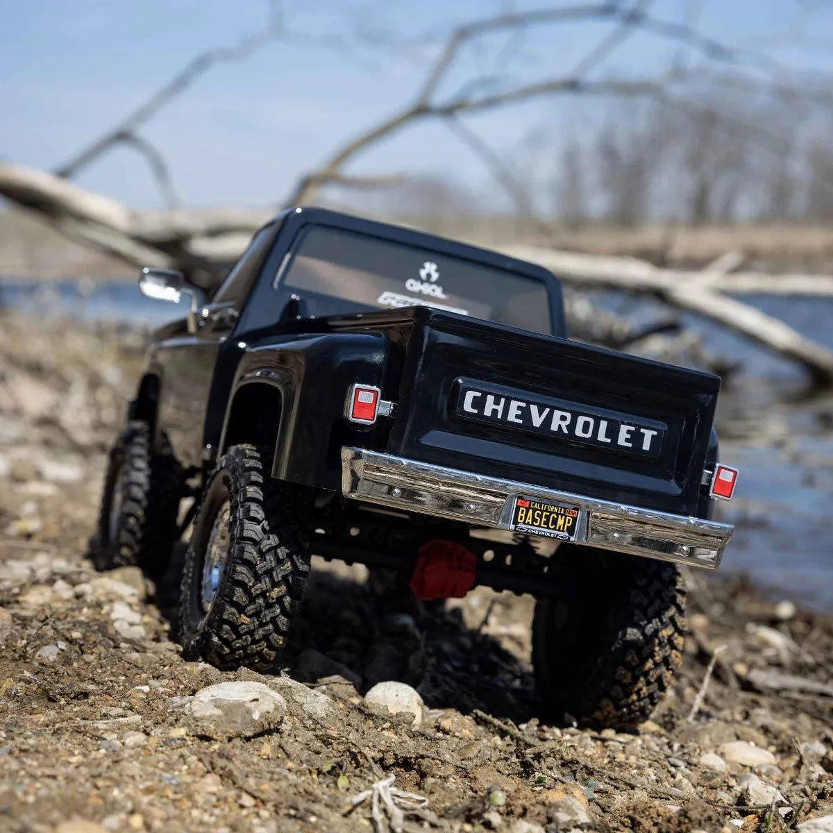 Axial SCX10 III Base Camp '82 Chevy K10 Rock Crawler RTR, Black, AXI03030T2