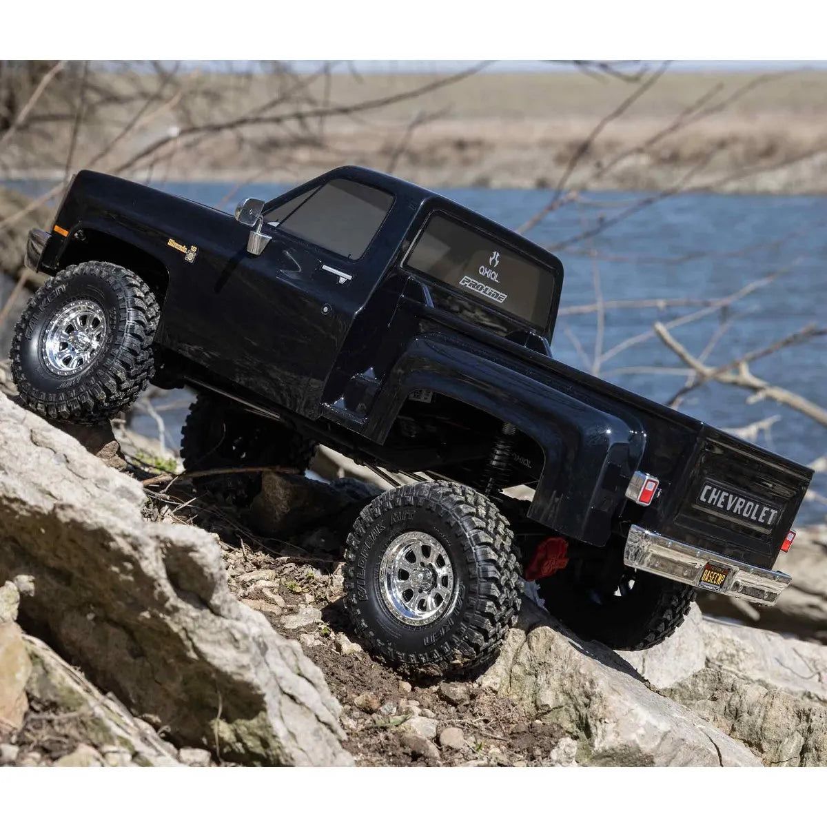 Axial SCX10 III Base Camp '82 Chevy K10 Rock Crawler RTR, Black, AXI03030T2